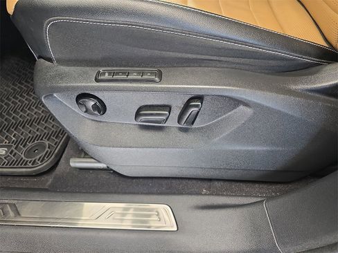 Used 2022 Volkswagen Atlas Cross Sport SEL Premium R-Line image 30