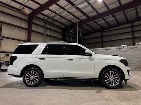 Used 2018 Ford Expedition Limited image 4