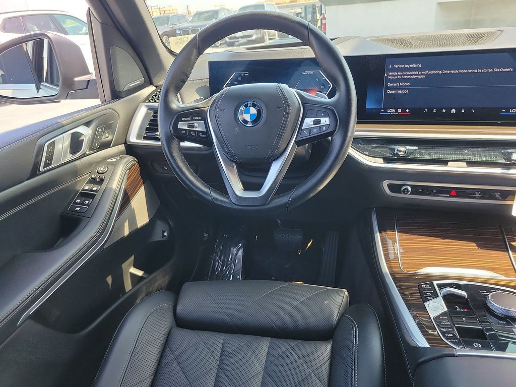 Used 2026 BMW X5 xDrive50e w/ Climate Comfort Package AWD/4WD image 13