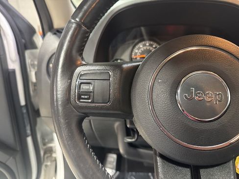 Used 2015 Jeep Patriot High Altitude image 12