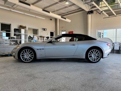 Used 2017 Maserati GranTurismo Convertible RWD image 22