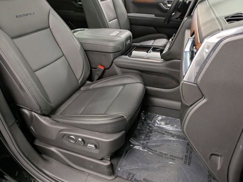 Used 2026 GMC Yukon XL Denali w/ Sun & Power Step Package AWD/4WD image 31