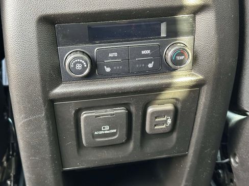 Used 2022 Chevrolet Traverse High Country image 12