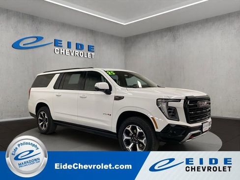 Used 2025 GMC Yukon XL AT4 Ultimate AWD/4WD image 1