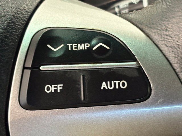 Used 2012 Toyota Highlander Limited w/ Tow Pkg FWD image 25