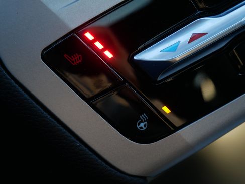 Certified 2022 Ford Explorer XLT w/ Equipment Group 202A image 30