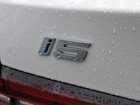 Used 2025 BMW i5 xDrive40 w/ Executive Package image 30