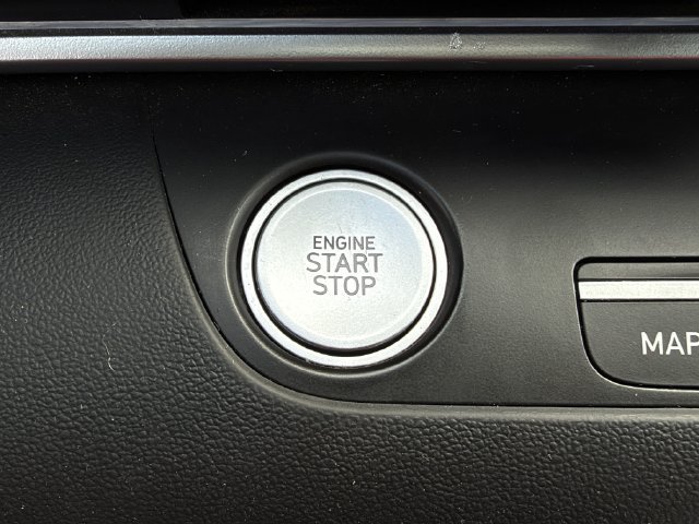 Used 2025 Hyundai Elantra SEL FWD image 18