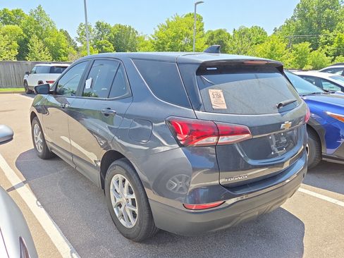 Used 2022 Chevrolet Equinox LS w/ LS Convenience Package FWD image 5