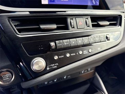 Certified 2024 Lexus ES 350 w/ Premium Package image 19