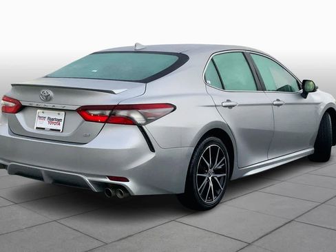 Used 2023 Toyota Camry SE image 12