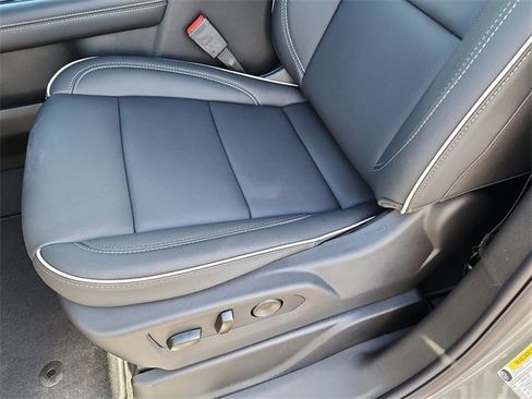 New 2026 GMC Yukon XL Elevation image 15