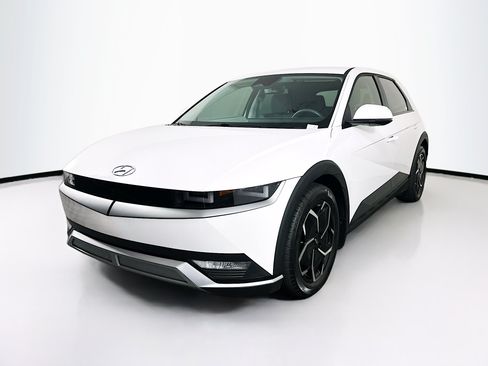Used 2023 Hyundai Ioniq 5 SE AWD/4WD image 3