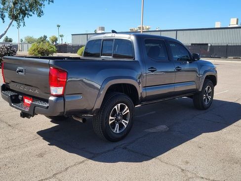 Used 2017 Toyota Tacoma SR5 image 9