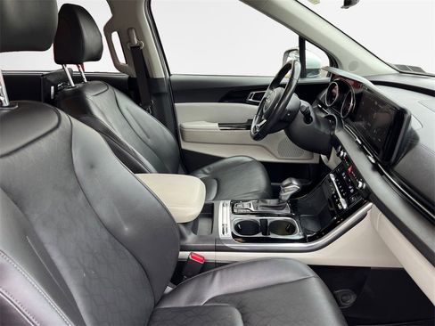 Used 2022 Kia Carnival SX image 29