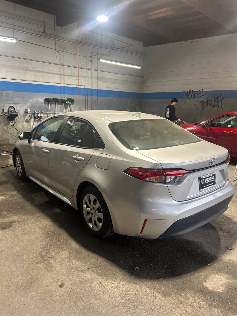 Used 2025 Toyota Corolla LE FWD image 5