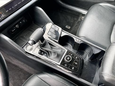 Used 2025 Kia Sportage EX FWD image 16
