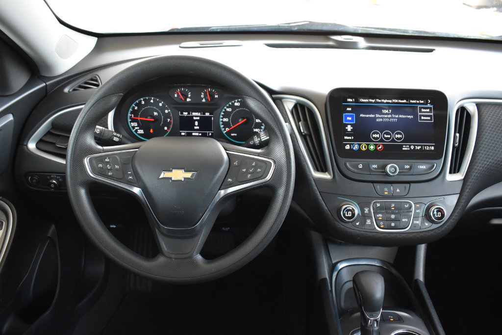 Used 2025 Chevrolet Malibu LT FWD image 3