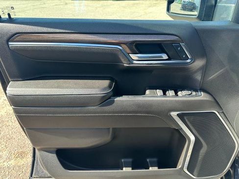 Used 2023 Chevrolet Silverado 1500 RST AWD/4WD image 15