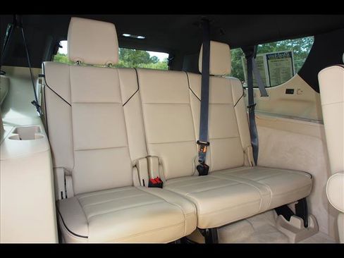 Used 2021 Cadillac Escalade ESV Premium Luxury w/ LPO, Illumination Package image 19