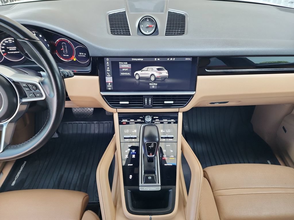 Used 2020 Porsche Cayenne AWD/4WD image 25