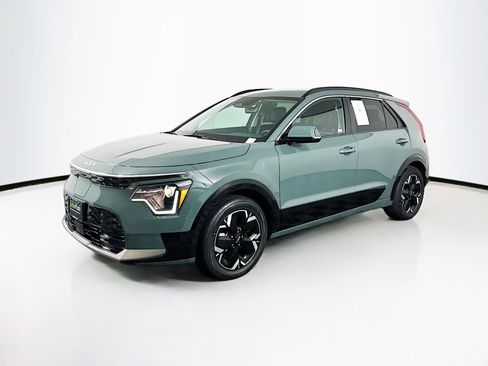 Used 2023 Kia Niro Wind w/ Wind Preserve Package FWD image 3
