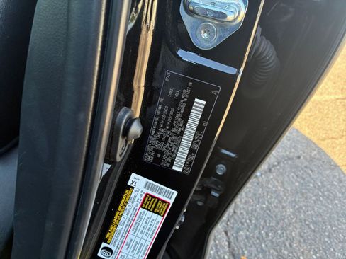 Used 2025 Toyota Highlander XSE AWD/4WD image 31