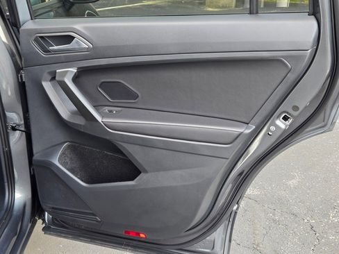 Used 2024 Volkswagen Tiguan S image 9