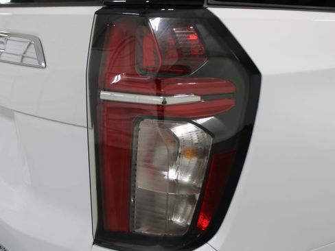 Used 2024 Chevrolet Tahoe Premier image 13