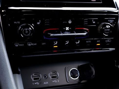 New 2025 Jeep Grand Cherokee L Altitude image 16