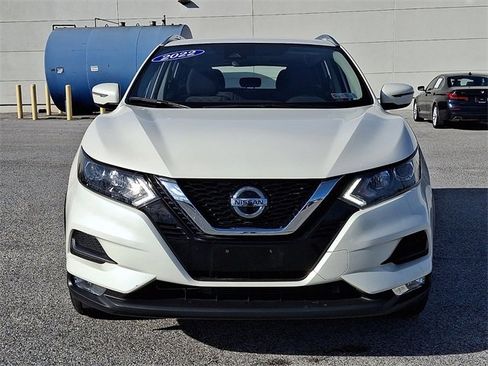 Used 2022 Nissan Rogue Sport SV image 2
