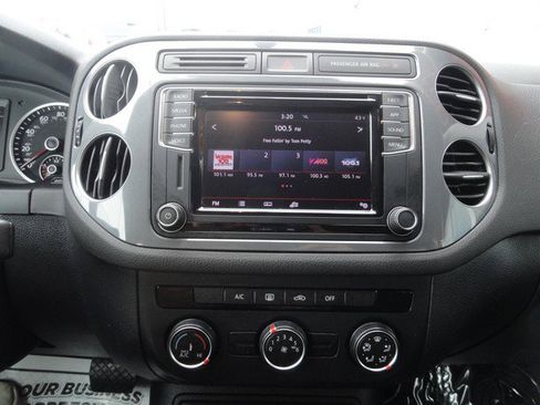 Used 2017 Volkswagen Tiguan Limited w/ Premium Package image 15