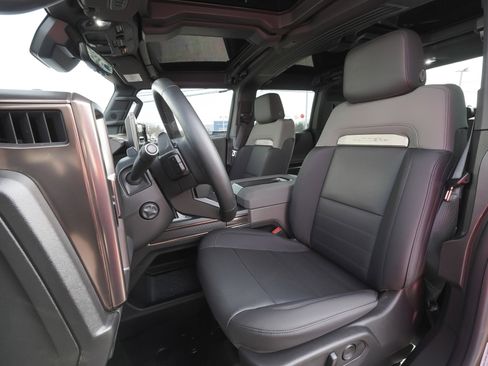 Used 2025 GMC Hummer EV 2X w/ LPO, Dark Essentials Package image 34