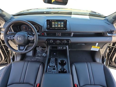 New 2025 Honda Pilot TrailSport image 9
