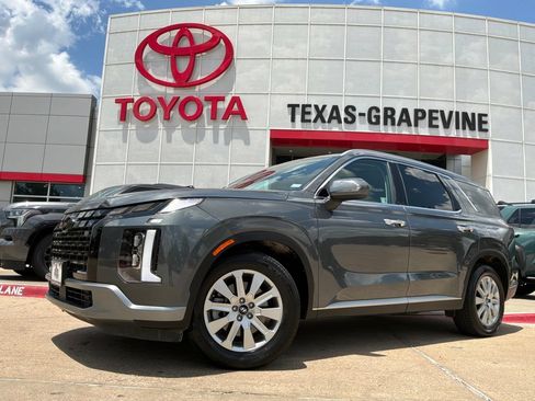 Used 2025 Hyundai Palisade SEL FWD image 2