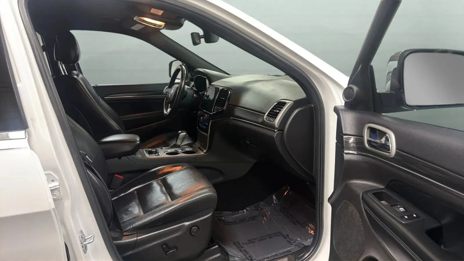 Used 2019 Jeep Grand Cherokee Limited AWD/4WD image 23