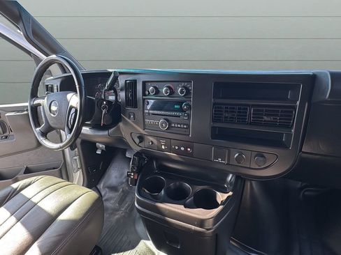 Used 2020 Chevrolet Express 3500 Extended w/ Driver Convenience Package image 20