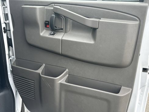 Used 2024 Chevrolet Express 2500 w/ Driver Convenience Package image 14