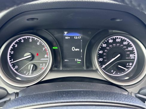 Used 2024 Toyota Camry SE image 17