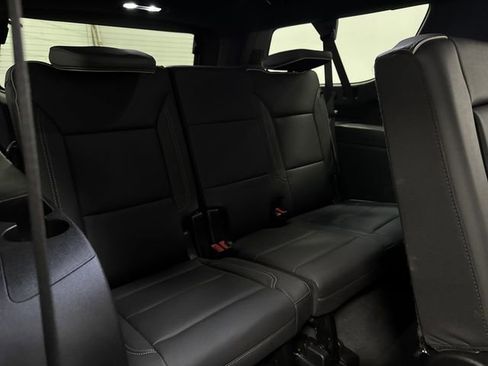 Used 2024 GMC Yukon XL SLT image 34