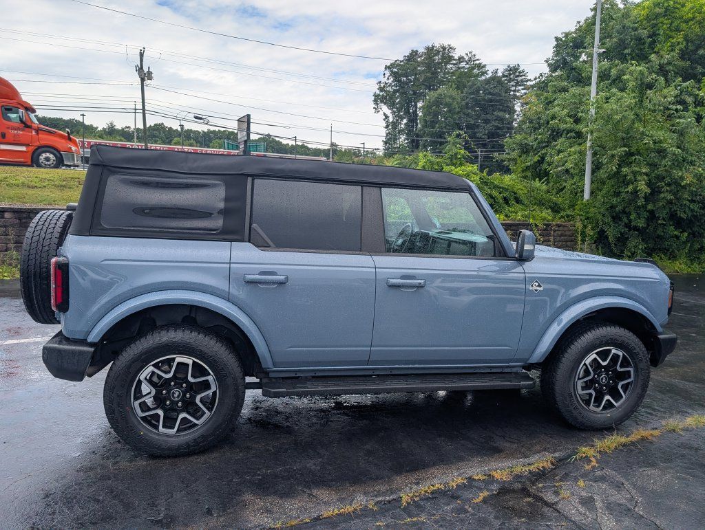 Used 2023 Ford Bronco Outer Banks AWD/4WD image 11