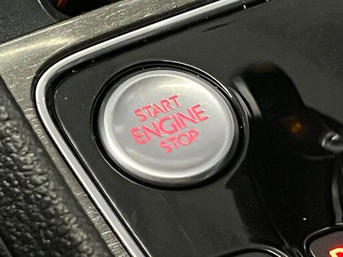 Used 2017 Volkswagen Passat 1.8T SE image 13