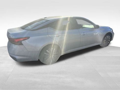 Used 2024 Nissan Altima 2.5 SV image 22