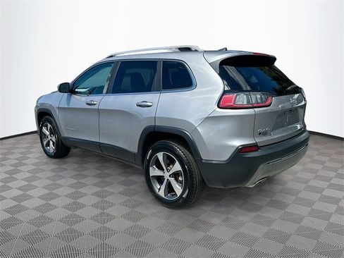 Used 2019 Jeep Cherokee Limited image 5