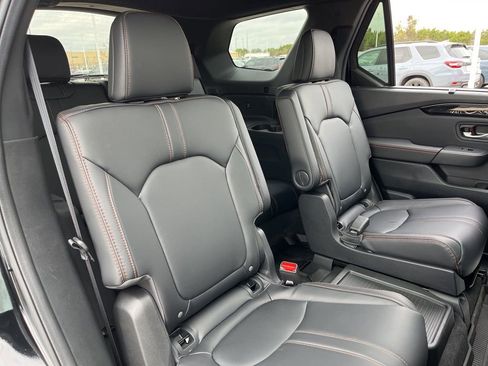 Certified 2025 Honda Pilot TrailSport image 30