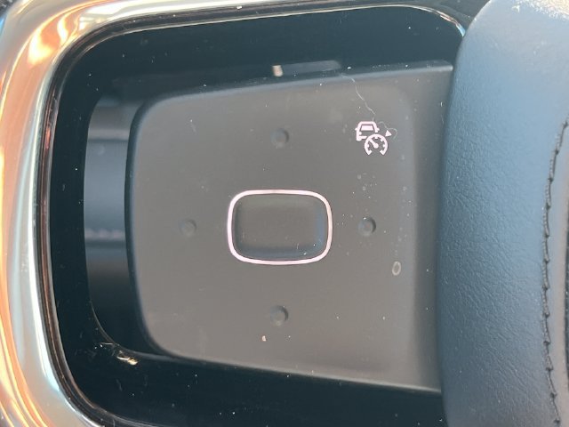 Used 2026 Lincoln Nautilus Premier AWD/4WD image 25