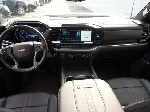 Certified 2025 Chevrolet Silverado 3500 High Country w/ High Country Premium Package AWD/4WD image 25