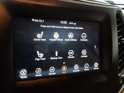 Used 2019 Jeep Cherokee Latitude w/ Cold Weather Group AWD/4WD image 14
