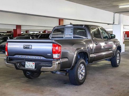 Used 2016 Toyota Tacoma SR5 w/ SR5 Appearance Package (SN) RWD image 4