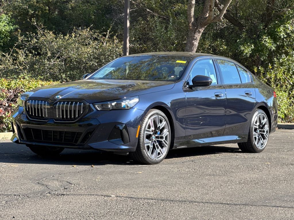 Used 2026 BMW 530i xDrive w/ M Sport Package AWD/4WD image 9